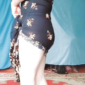 BLONDE MILF IN FLOWERFULL DRESS HOT BOOTY CROSSDRESSER KITTY MODEL AMATEUR FEMBOY HOMEMADE BLOGGER