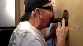 ”Gloryhole Sucking Big Black Dick”