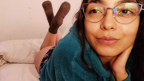 BEAUTIFUL LATINA SQUIRTS &ndash; SHE WETS HER BED