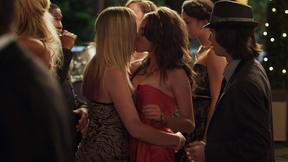 ”Sarah's just a Modern gal with a fantastic body”