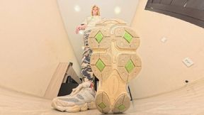 Inga - giant sneakers VR 360 8K