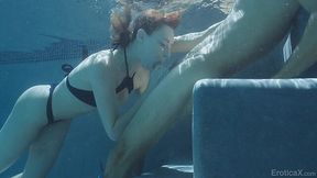 Full natural ginger girl with freckles Lacy Lennon gives a blowjob under the water