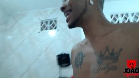 chamei a sumaya ganesha para tomar banho comigo