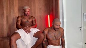 pegacao com o novinho pauzudo na sauna.