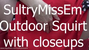 Outdoor squirt with closeup