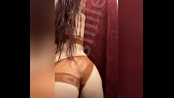 Voil&agrave_ la seule vid&eacute_o que j&rsquo_ai en lingerie marron