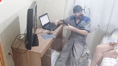 Housewife Greets Internet Technician Dressed in Revealing Clothes!