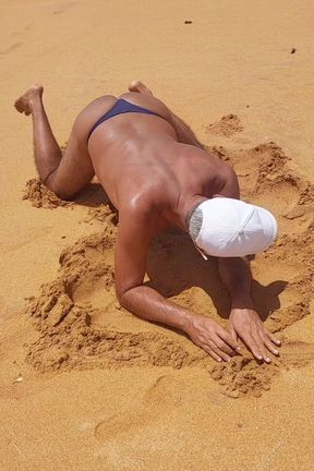 Ladysilva Shemale on the Beach in Bikini Showing off Her Hot Ass I Want a Male to Fuck My Ass