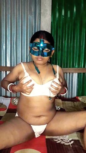 Mamoni bhabi hot romence in double mini vibretor mechine so sexy and hard cor