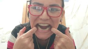 Brushing dirty yellow teeth