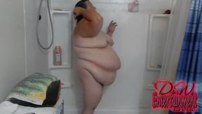 BBW Kelly Queen Takes a Hot shower and shaves her legs! MP4