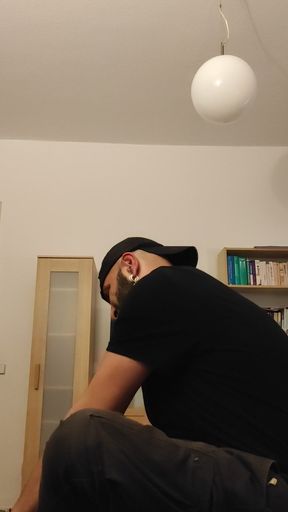 DirTyJunkBro high and horny at home