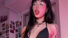Community Member @Mulann @Female Masturbation & #Shaved Pussy #Glasses Porn #Brunette #Petite xxx tube sex | Tik.Porn