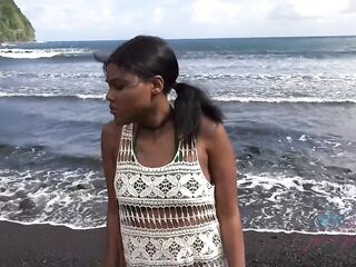U and Yara Skye journey Hawaii for a bit previous to sucking and screwing in the car