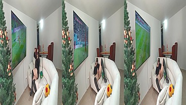 Mi Hermanastra Se Calienta Viendo El Partido De España Vs Japon Le encanta tocarse La Concha Y El culo 2