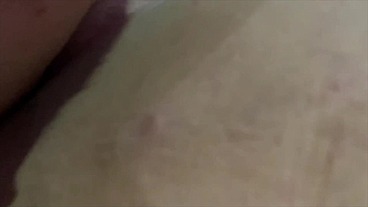 Novinha rabuda fudendo com o amiguinho do pinto grosso