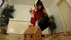 Giantess Santa haunts a tiny village (small version)