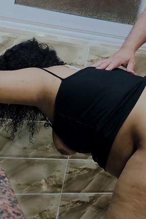 Saudi Fuck an Egyptian Maid From Her Ass in the Kitchen