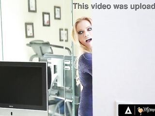 MAMMAS BEAUTY - Nosy Neighbor Caught MILF Reena Sky & stepbae Tiffany Watson - ITALIAN SUBTITLES