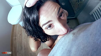 Beautiful Spanish MILF Linda del Sol explains to Terry how to shoot a porn video