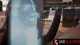 Interracial POV sjov: Fyldig tatoveret brunette blowjobs kæmpe sort pik og får derefter sin stramme røv ødelagt hardcore