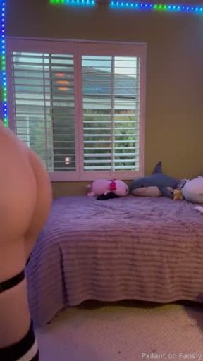 KITTY MAKES A MESS AFTER STRIPPING DOWN - Pxilant