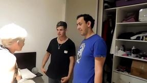 esposa ninfomana , puta se coje media familia , doble penetracion y anal extremo se las limpia con la boca , garganta profunda segunda parte