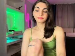 Brunette Solo Webcam Masturbation