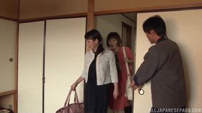 Mature Japanese Women Seduce Each Other in Steamy Jacuzzi Encounter