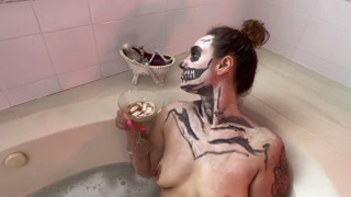 Spooky Slutty Skeleton gets Boned in Bubble Bath While Blowing Big Daddy’s Halloween Cock