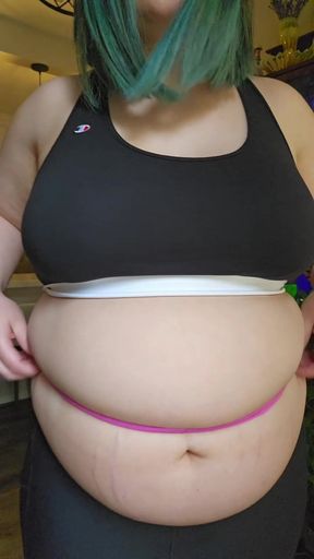 Chubby cutie shows off her thick homemade onlyfan content