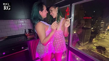 fumando um cigarro aos beijos com a goxtosa