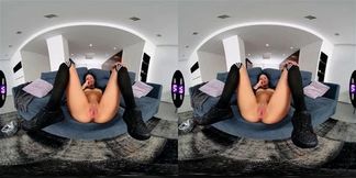 Horny Breiny Zoe Rubs Her Juicy Pussy To Orgasm TmwVRnet