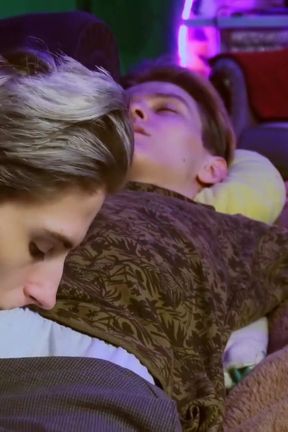 Frotteurism (make cum hands free)