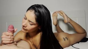 Colombian Bombshell Carolina Fucks Me with Her Feet & Face