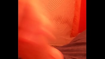 Batendo punheta para a gostosa da minha prima