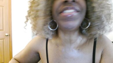 Black goddess snaps alone at 10 minutes of domination