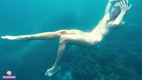 Naked Mermaid Let Me Swim With Her And I Filmed Her
