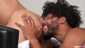 Downlowboys Tony Gives a Full Tour to Roman