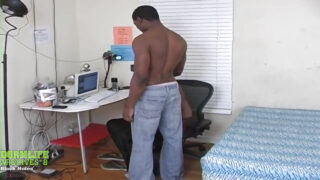 Blowjob, masturbation, cumshot, black, bareback, fucking, licking – jonge homoseksuele hoeren die hun eigen kont neuken