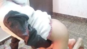 Cute step sister ko bathroom me pakad ke jabar dasti pela