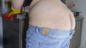 Buttcrack big ass worship cleaning the kitchen