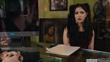 Brunet anal screwed in front of stepfather