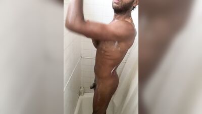 SHOWER CAM WITH PORNSTAR ROCK MERCURY SEXY EXHIBITIONIST SOAPS UP FOR A FRESH BALLS OIL UP SESSION