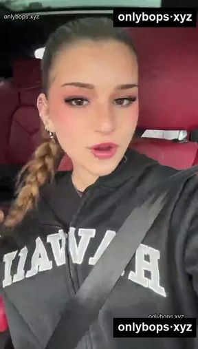 Slim solo babe shows off her sexy body