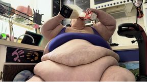 Ultrasized Piggy Chugs a WG Shake & Heavy Cream HD