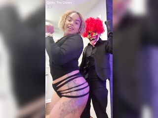 Thick Black Baddie With A Massive Butt Twerking Sumn Perverted
