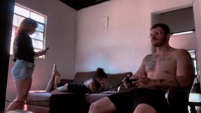 bastidores da gravacao chupando o carmona jogando video game