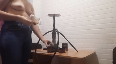 Секс с официанткой на моем рабочем месте кальянщицы в стриптиз баре - lesbian_illusion