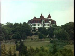 Even in the Desert Under the Hot Sun with Hot Women, There's Fucking